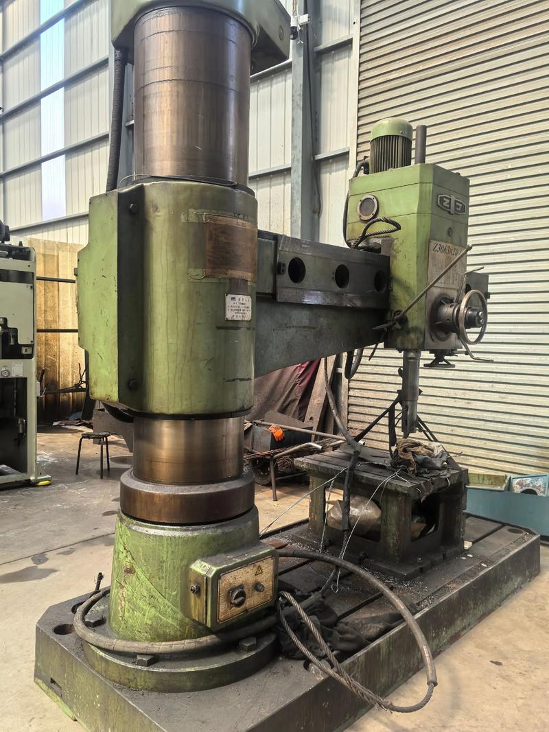 二手設備推薦 中捷3063搖臂鉆，安裝少用，八成新質優價廉